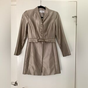 Calvin Klein Women's Beige Trench Coat, size 2P